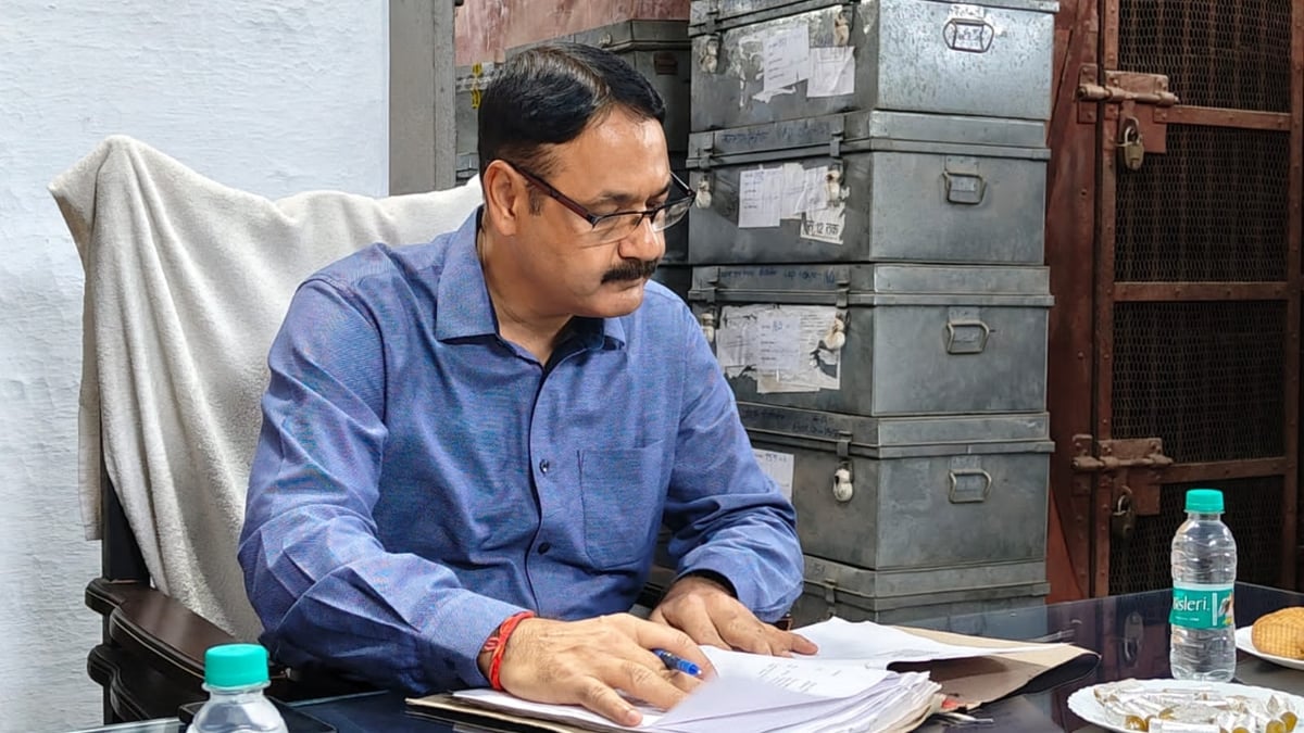 dm-alok-kumar_ed57a6a0a5f0f0ad08a8c6b7cee65c24.jpeg