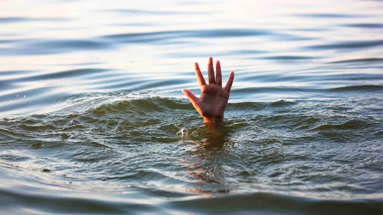 drown_cde9e59707ddeea0bcd43482709b3a28.jpeg