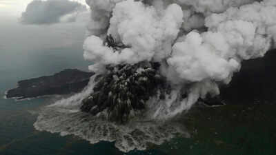 mount-anak-krakatau-erupts-photo-credit-ap.jpg