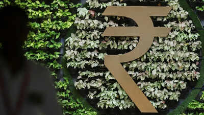 rupee-gains-47-paise-as-record-fcnr-inflows-boost-forex-liquidity.jpg