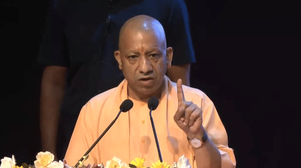 yogi-adityanath_d24fa9f2c36f6bdccbe3e842b4216944.png