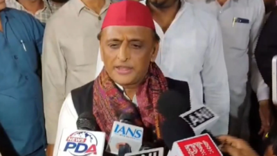 akhilesh-yadavs-remarks-came-after-congress-allegedly-initiated-seat-sharing-negotiations-with-samaj.png