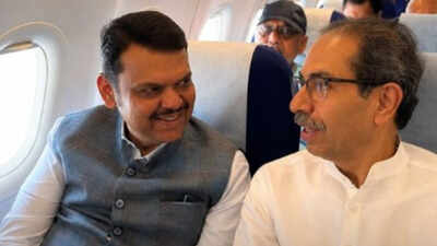 fadnavis-hits-back-at-uddhav.jpg