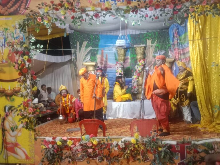 gharapara-lkashhamanae-ka-shakata-lgata-ha-rama-thal-ma-shakamagana-hae-yathathha_59d34dd89219b2464a.jpeg
