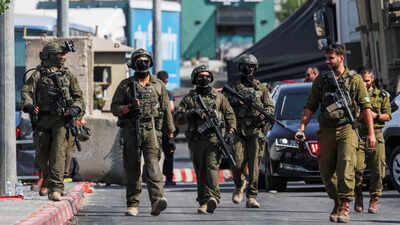 israeli-forces-stand-guard-near-shooting-scene-in-hebron-in-the-israeli-occupied-west-bank.jpg