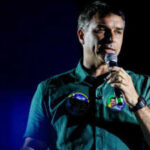 Brazil court orders defeated Flávio Bolsonaro to surrender passports, bars him from leaving