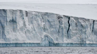 scientists-tracked-glacier-cliffs-using-15330-satellite-observations-and-found-a-surprise-image-cred.png