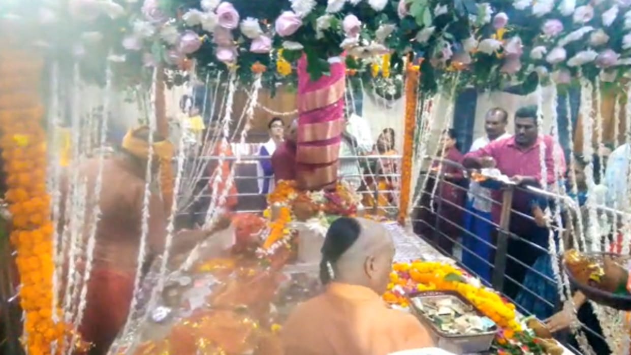 sharathaya-navaratara-ka-pahal-thana-shakatapatha-alpashakara-mathara-ma-umaugdha-bhakata-ka-bhaugdh.jpeg